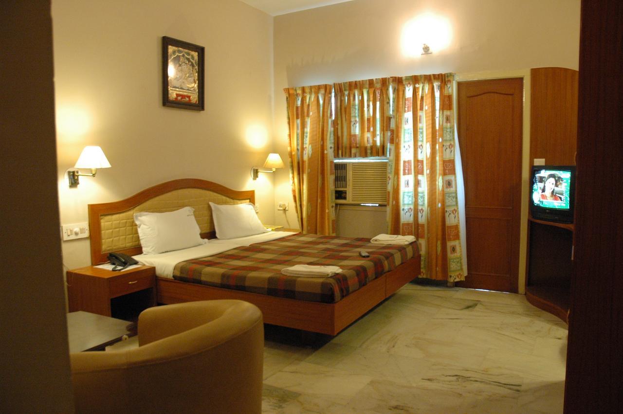 Hotel Saradharam Chidambaram Luaran gambar